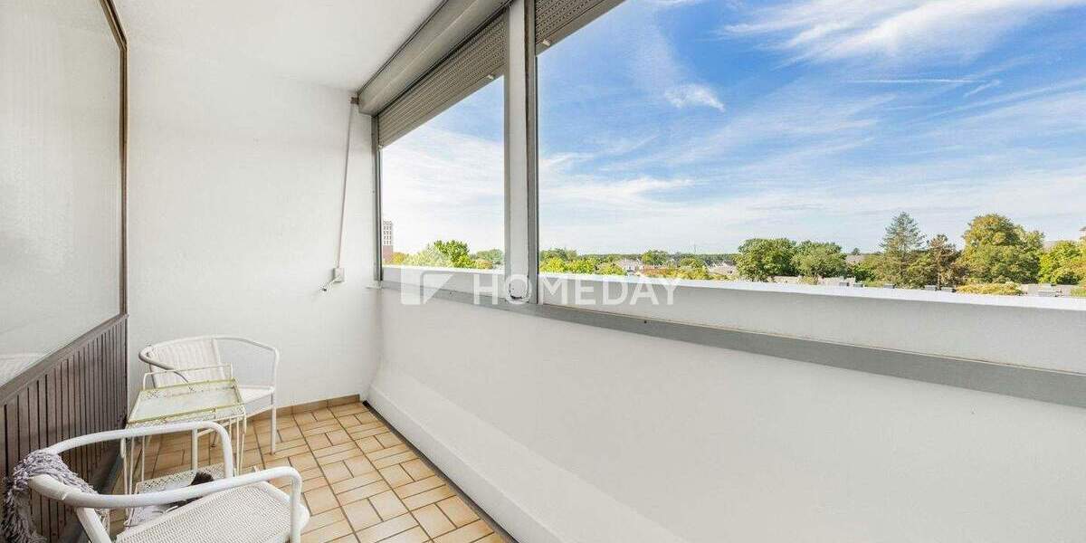 Gut geschnittene Etagenwohnung mit Aufzug, Stellplatz und Süd-West Loggia 3 zimmer