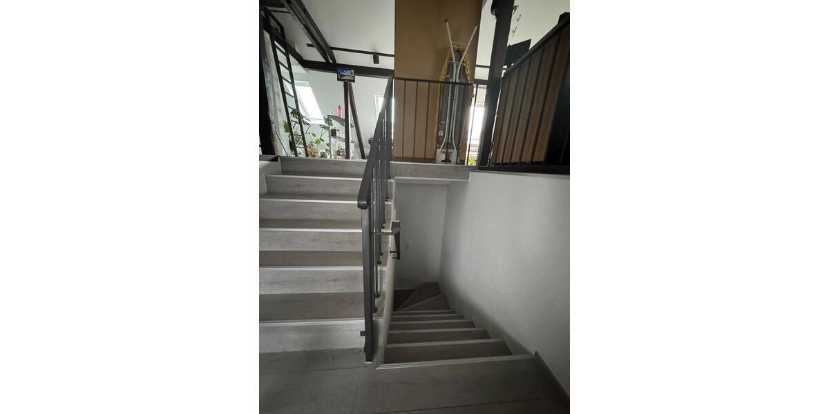 Außergewöhnliche DG-Wohnung mit Sichtbalken–Düsseldorf Pempelfort 1.5 zimmer