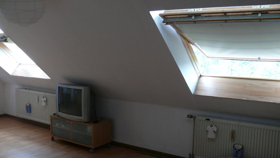 Dachgeschoßwohnung Duisburg Mittelmeiderich - 2 Zimmer, 50 m&sup2;, 450&euro; | Angebot:25408517