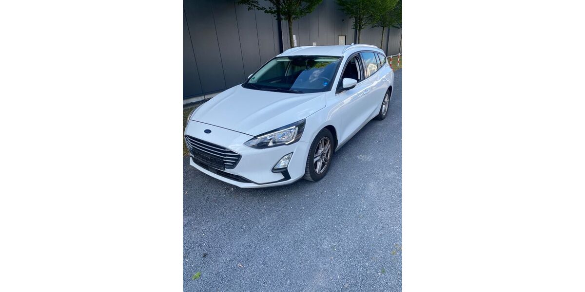 Ford Focus 95.000 km 6.990 &euro; Hilden 40721