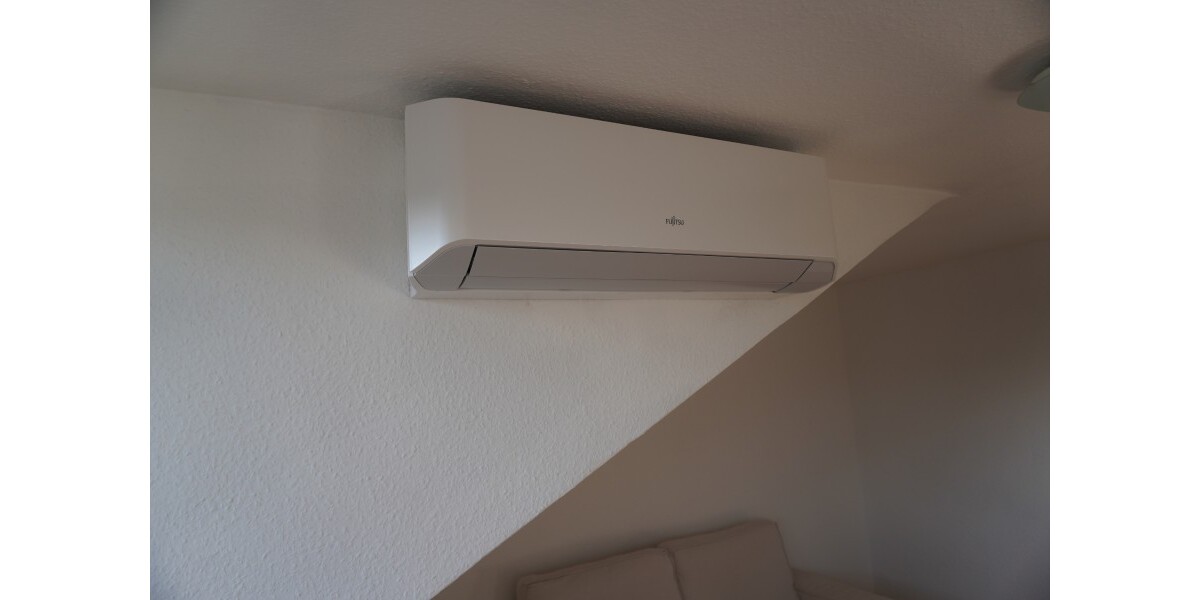 Provisionsfrei* SOFORT FREI! Rhein-nah - 2-Zm Penthouse Oberkassel - renoviert, Klimaanlage Einbauküche 55m² - Einfamilienhaus Düsseldorf Oberkassel | Angebot:27074522