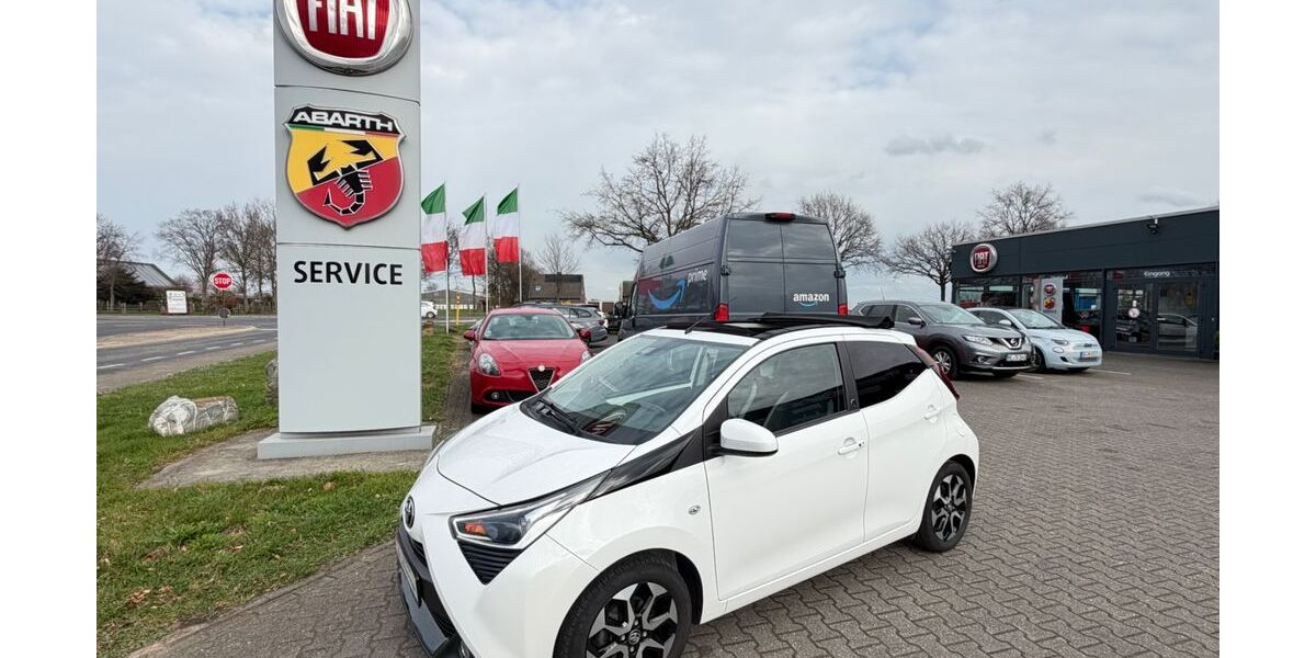 Toyota Aygo (X) 39.200 km 12.790 &euro; Grevenbroich 41515