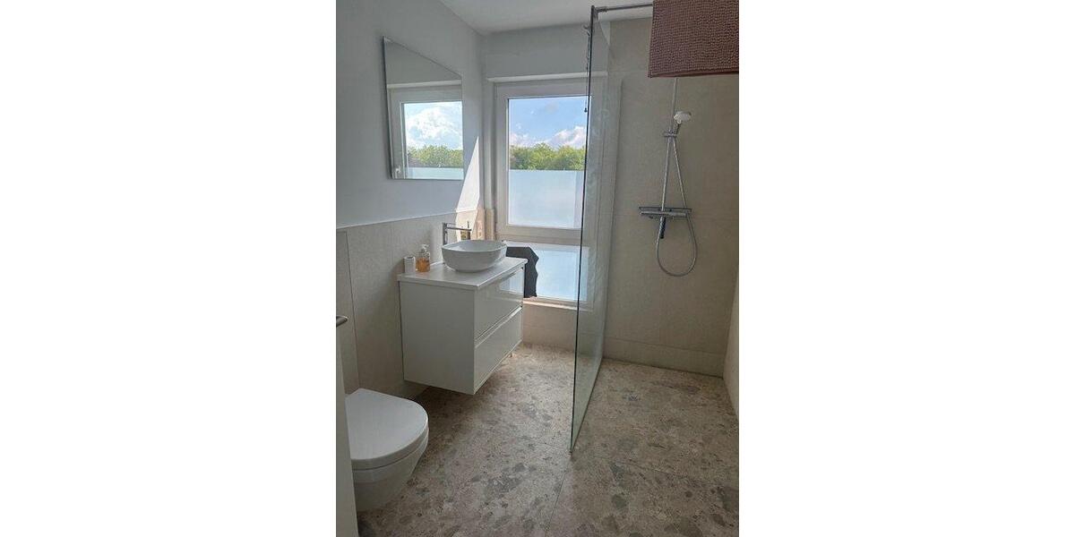 Dachgeschoßwohnung Düsseldorf Stadtbezirk 9 - 1 Zimmer, 50 m&sup2;, 900&euro; | Angebot:26349663