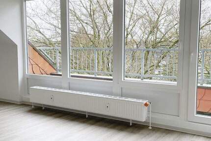 °NEU°NEU°NEU 2 Zimmer mit Balkon + NEUES Bad, NEUER Boden, NEUE Wände, separate Küche, guter Schnitt 2 zimmer