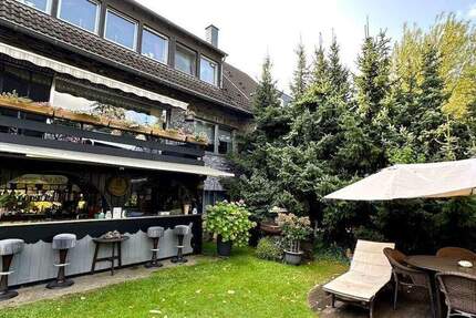 Großes Zweifamilienhaus mit schönem Garten in beliebter Wohnlage 6 zimmer