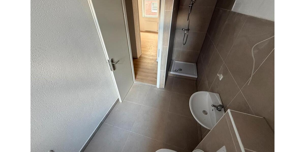 Etagenwohnung Krefeld Cracau - 3 Zimmer, 105 m&sup2;, 1.100&euro; | Angebot:25363571