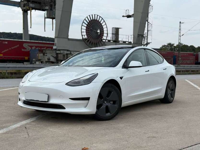 Tesla Model 3 89.900 km 25.490 € Wuppertal 42389