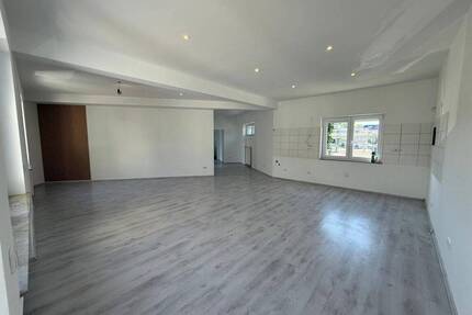 Helle, renovierte, großzügige EG-Wohnung in Essen-Süd