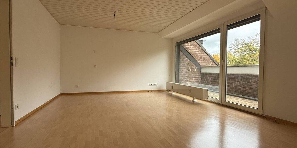 SCHÖNE DACHGESCHOSS-MAISONETTEWOHNUNG MIT BALKON DIREKT AM SCHÖNWASSERPARK ZU VERKAUFEN! 3 zimmer