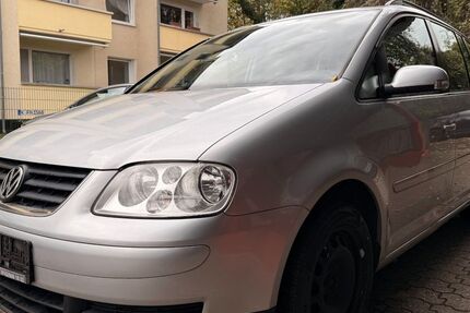 VW Touran 288.500 km 2.450 € Köln 51105