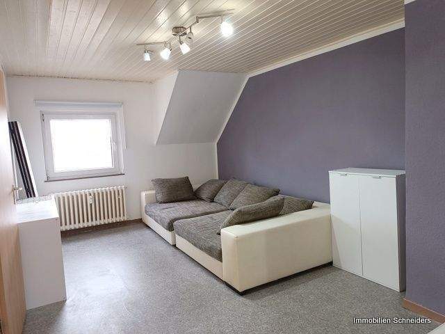 MG-Giesenkirchen - Teilmöblierte, gemütliche 2-Zimmer-DG-Wohnung für eine Einzelperson ab Mitte Februar zu mieten !! 2 zimmer