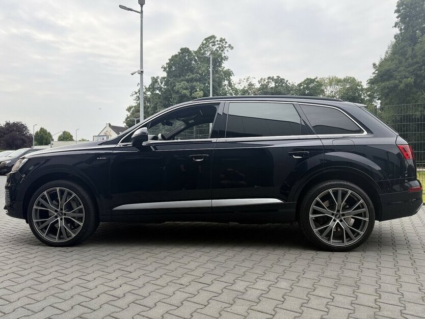 Audi Q7 3.0 TDI e-tron quattro / Panorama / Kamera 179.000 km 31.500 € Mönchengladbach 41066