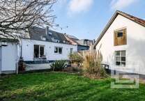 Haus zum Kaufen in Düsseldorf Eller 829.000 € 172 m²