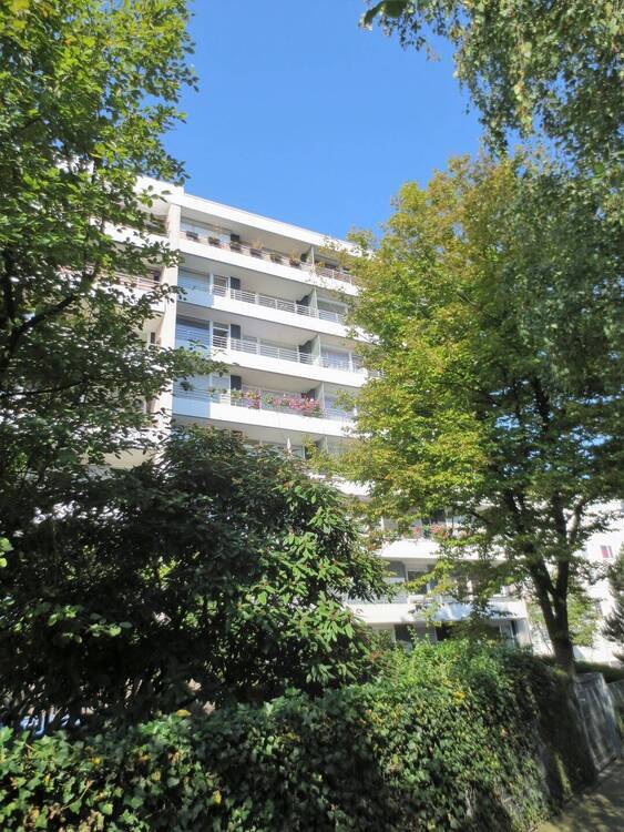 Cityhouse: Top Level, mit Aufzug und Panoramablick über Hilden, in sehr gepflegtem Haus!