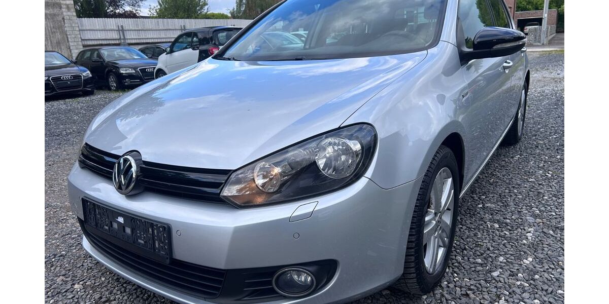 VW Golf 95.560 km 8.900 &euro; Kaarst 41564