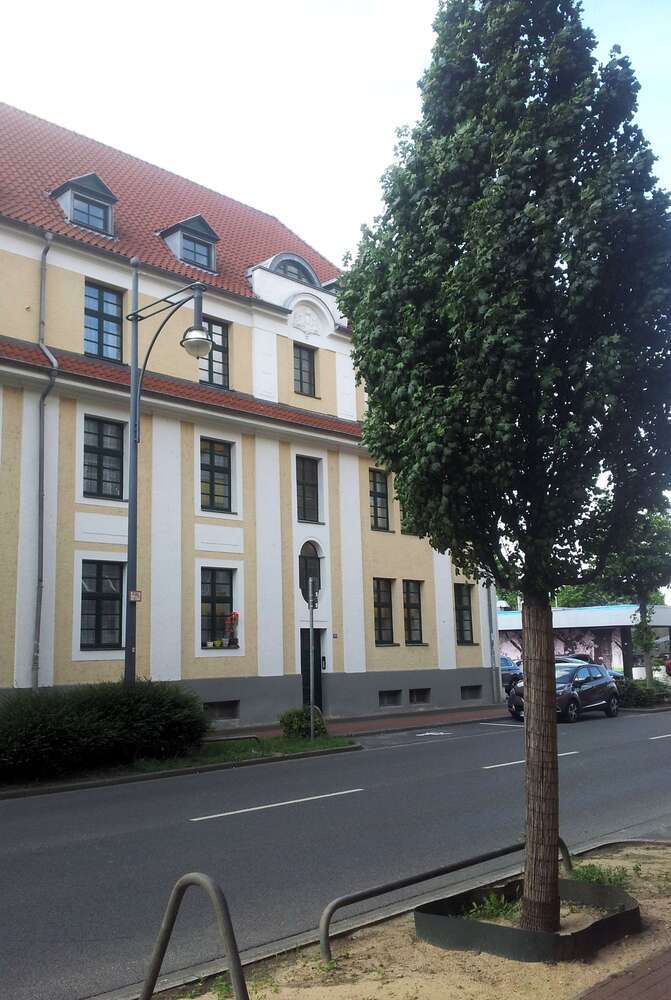 Haus zum Kaufen in Krefeld 790.000 € 492 m²