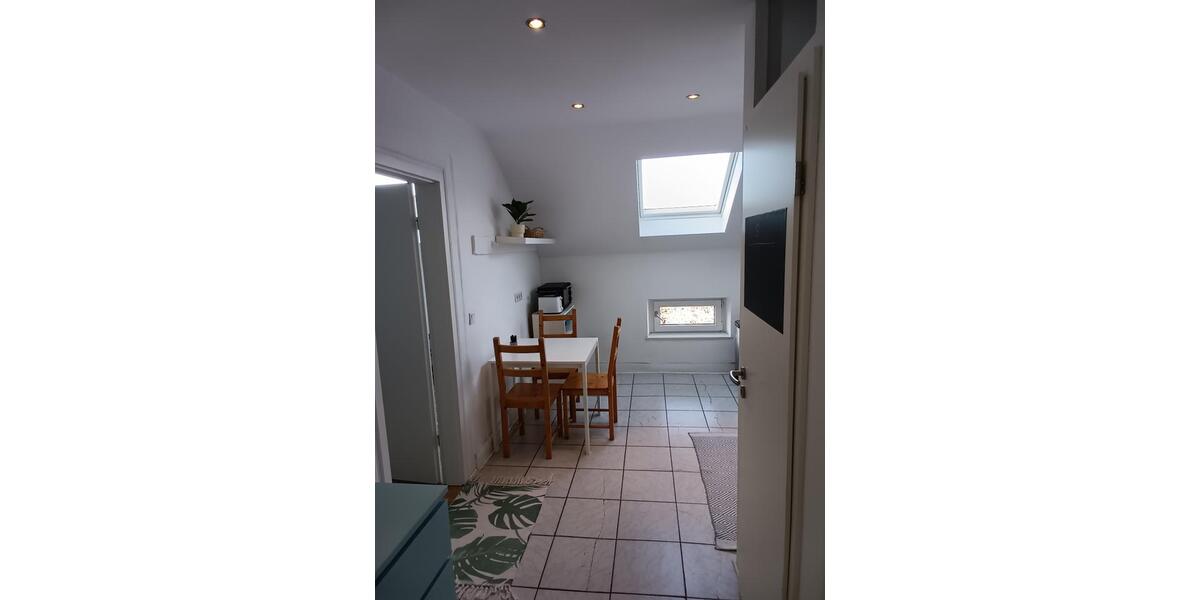 Dachgeschoßwohnung Mönchengladbach - 1 Zimmer, 20 m&sup2;, 450&euro; | Angebot:25649491