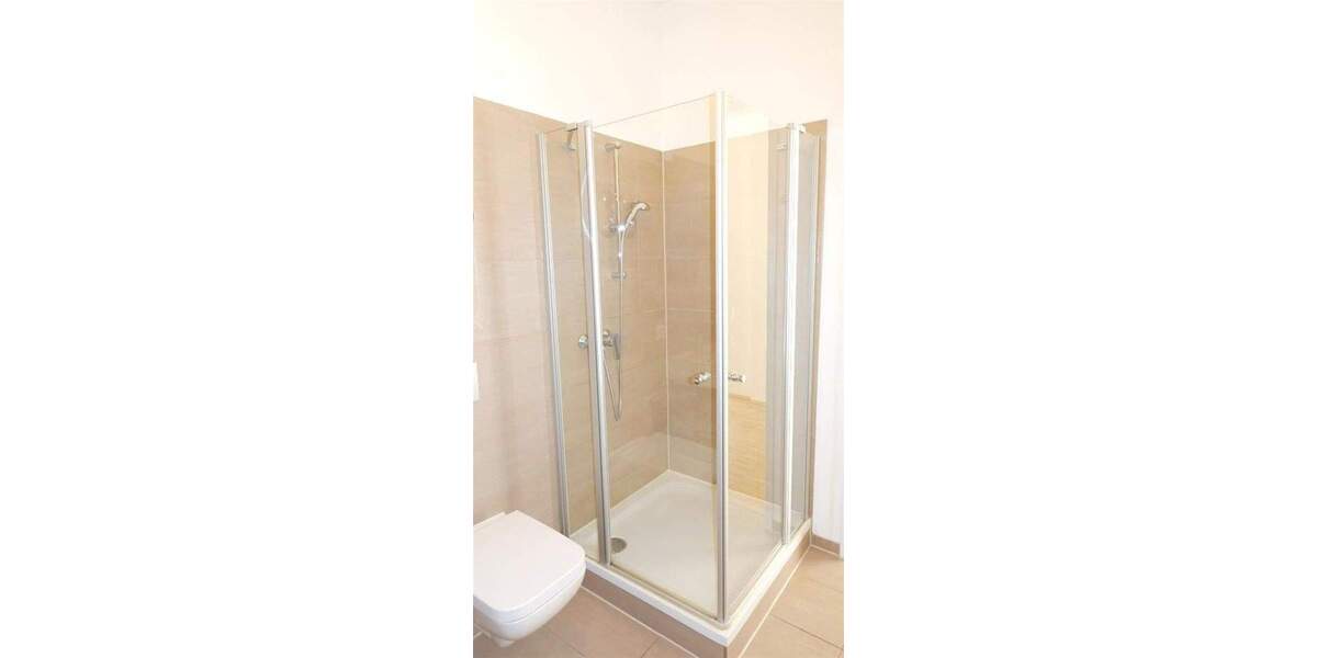 Attraktive 3 Zimmer Wohnung inkl. EBK , Fußbodenheizung, Süd-West Terrasse 3 zimmer