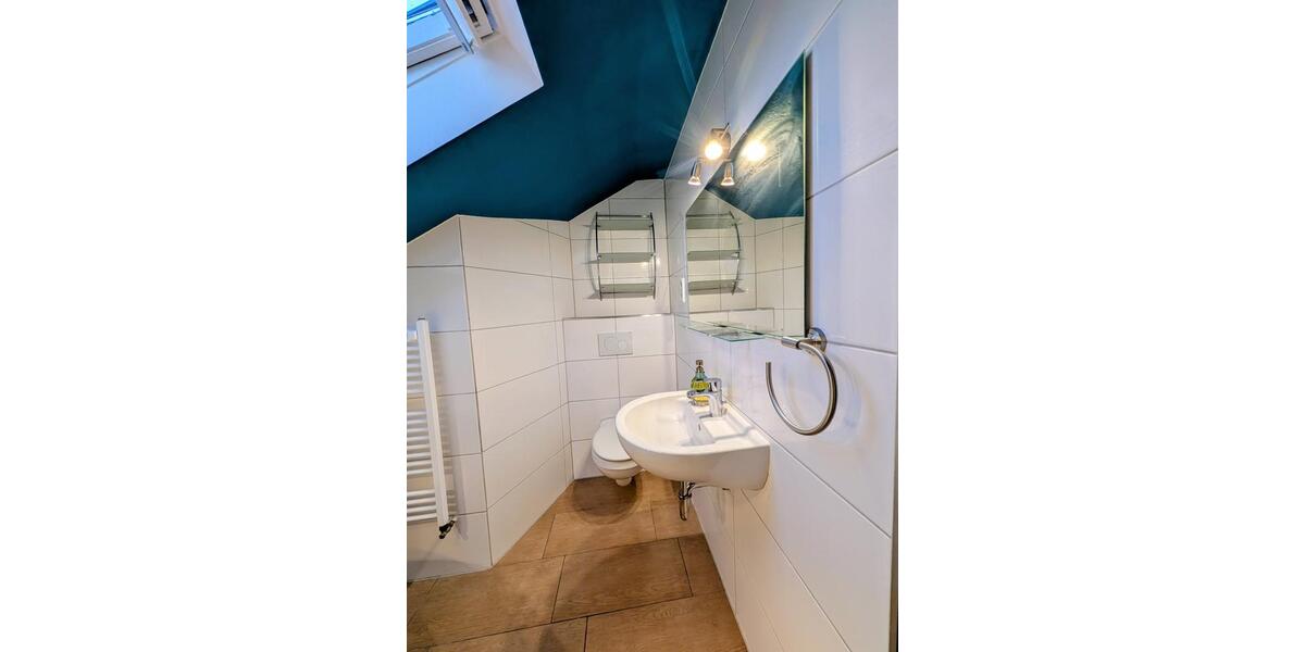 Dachgeschoßwohnung Mönchengladbach West - 1 Zimmer, 50 m&sup2;, 700&euro; | Angebot:25805510