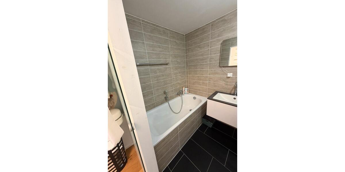 Dachgeschoßwohnung Köln Ehrenfeld - 2 Zimmer, 56 m&sup2;, 255.000&euro; | Angebot:27096072