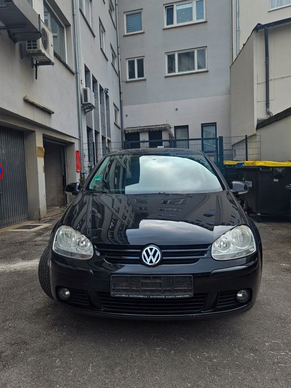 VW Golf 218.000 km 2.400 € Essen 45127