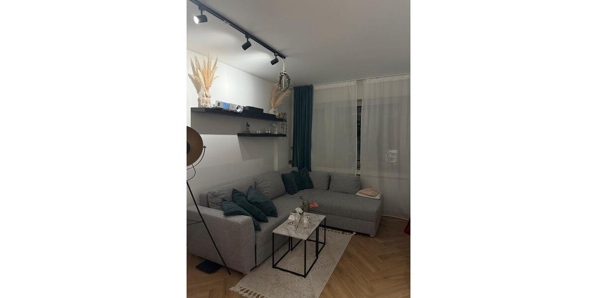 Frisch renovierte, möblierte Wohnung mit Balkon (Zwischenmiete) 2 zimmer