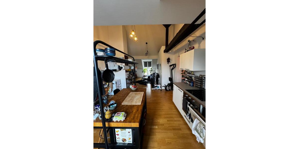 Sanierte 90qm DG-Wohnung mit Balkon, 2,5 Zi. ab 01.04.2026 D-Rath 2.5 zimmer