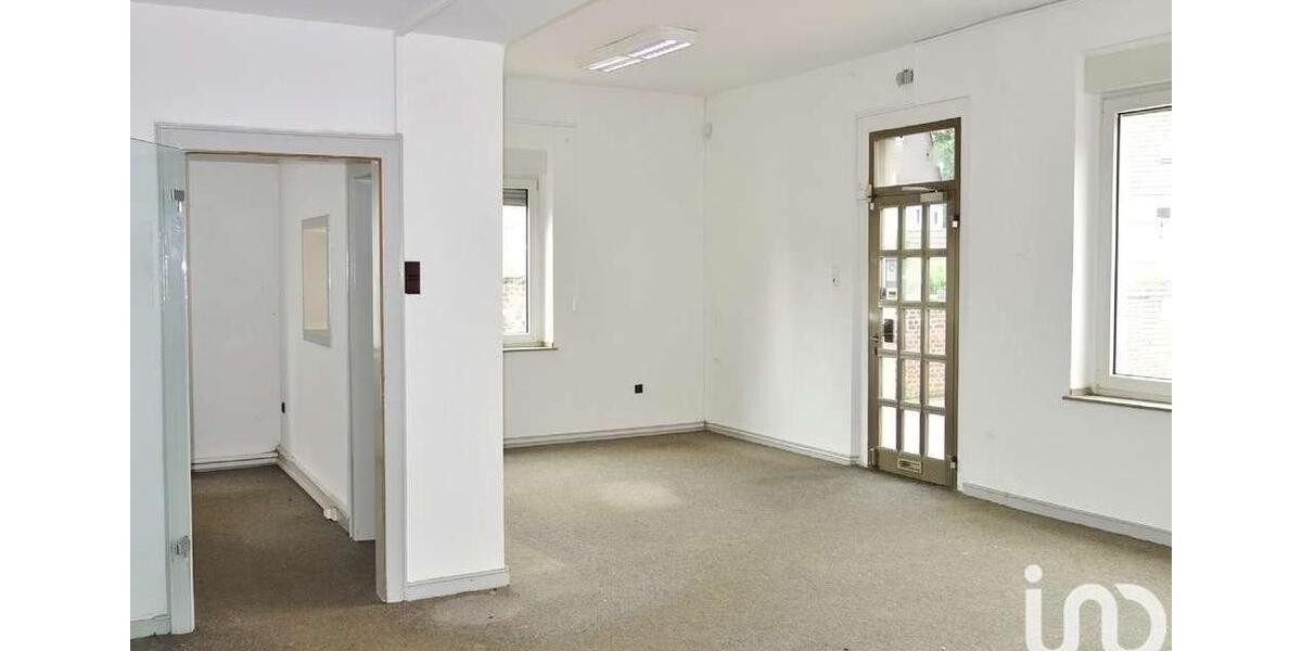 Büroeinheit mit Lager und Empfangsraum für gewerbliche Nutzungen zimmer