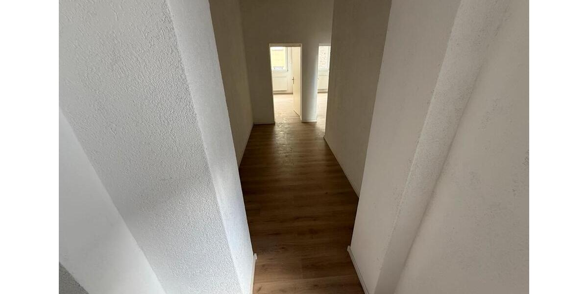 Etagenwohnung Krefeld Cracau - 3 Zimmer, 105 m&sup2;, 1.100&euro; | Angebot:25363571