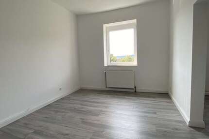 Wohnung Wuppertal Elberfeld - 3 Zimmer, 75 m&sup2;, 750&euro; | Angebot:27162168