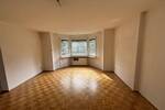 Große leerstehende 3,5 Zi.- Wohnung in ruhiger Top-Lage mit großem Balkon und Garage