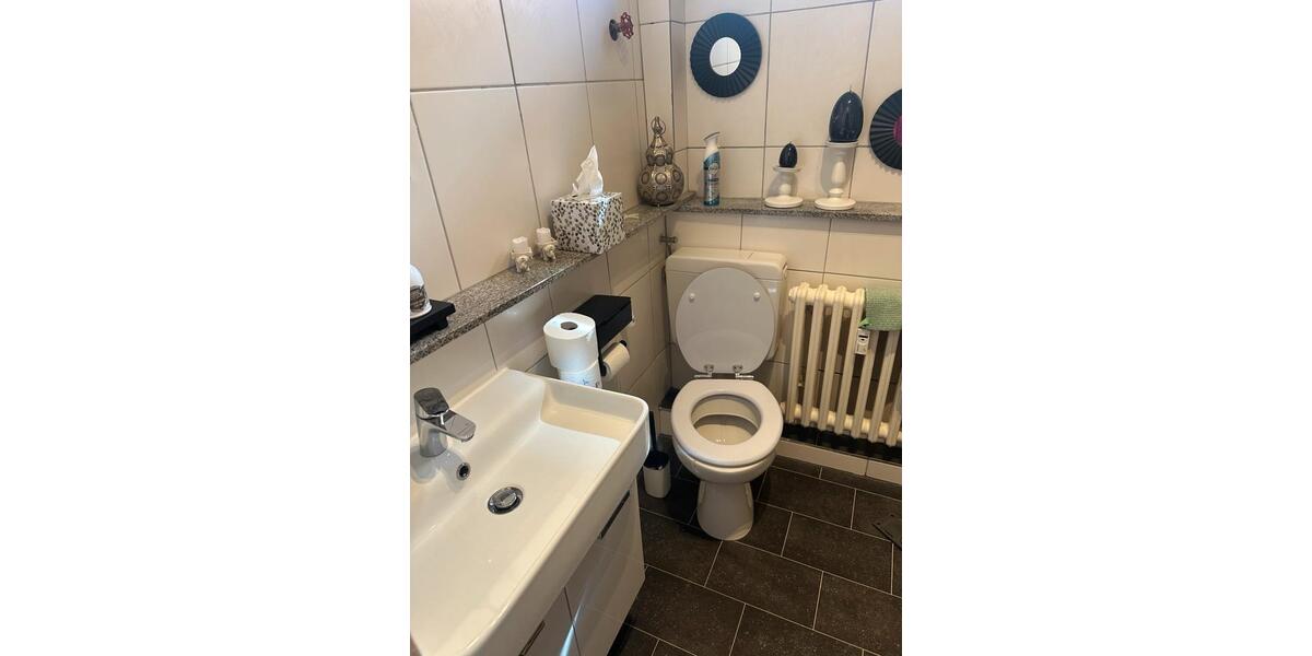 Erdgeschoßwohnung Düsseldorf Stadtbezirk 8 - 3 Zimmer, 100 m&sup2;, 1.800&euro; | Angebot:26131973