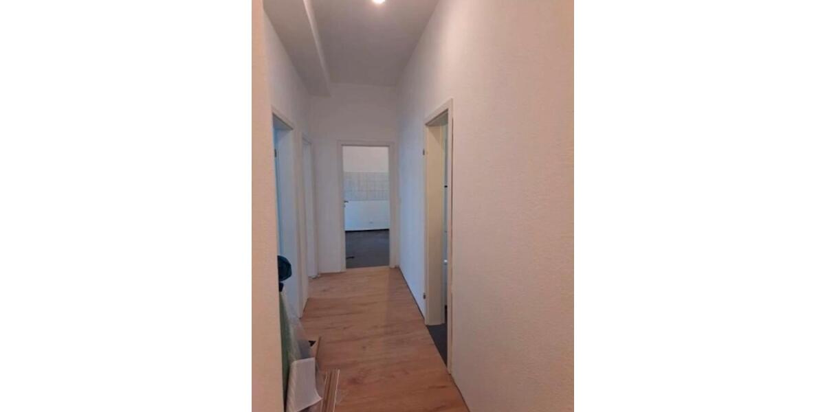 Etagenwohnung Neuss - 2 Zimmer, 66 m&sup2;, 1.100&euro; | Angebot:25714454