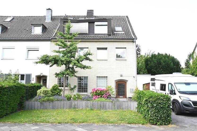 Teilvermietetes Mehrfamilienhaus mit Potenzial in bevorzugter Lage von Ddorf-Stockum 1 zimmer