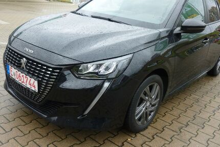 Peugeot 208 62.000 km 10.600 € Essen 45144