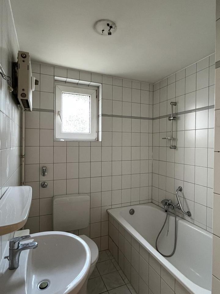 ~ Frisch renoviert + mit tollem Balkon ~ zimmer