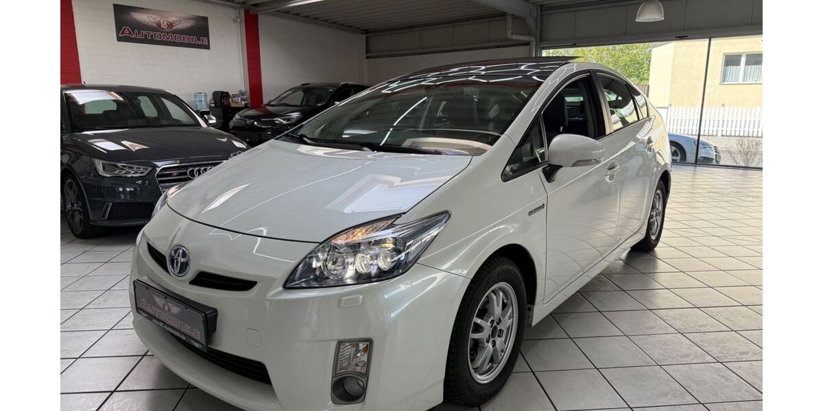Toyota Prius 86.300 km 12.750 &euro; Leverkusen 51371