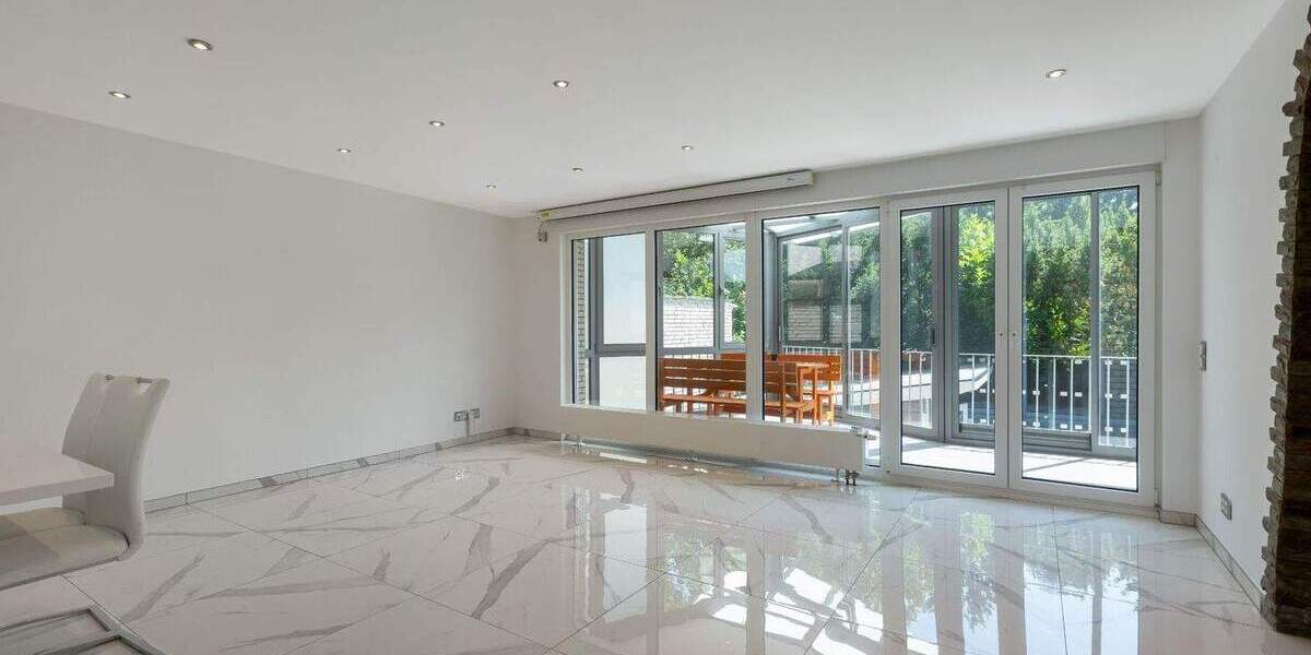 Einfamilienhaus Düsseldorf Lörick - 9 Zimmer, 178 m&sup2;, 1.200.000&euro; | Angebot:23950738