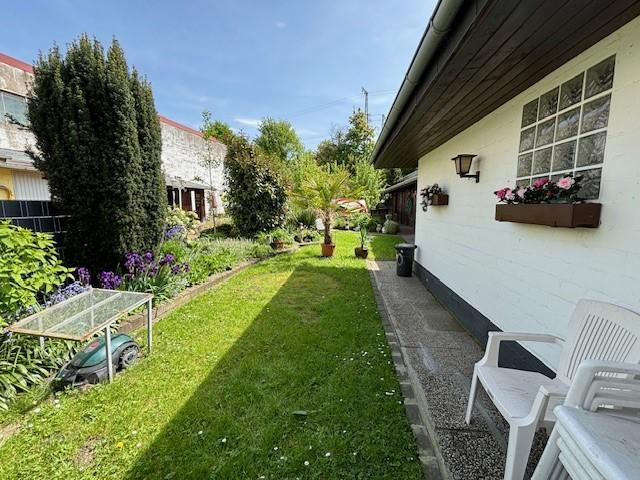 Doppelhaushälfte Mönchengladbach West - 8 Zimmer, 180 m&sup2;, 1.600&euro; | Angebot:24867988