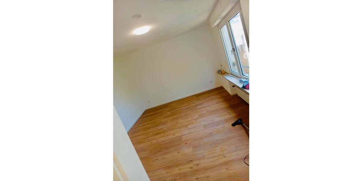Erdgeschoßwohnung Krefeld Cracau - 1.5 Zimmer, 33 m&sup2;, 420&euro; | Angebot:26322713
