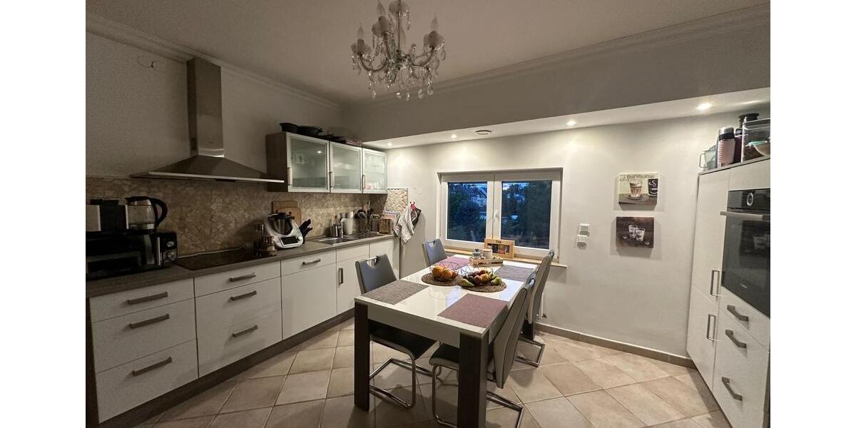 Saniertes MFH mit 3 Parteien zentral in Hilden mit großem Garten 10 zimmer