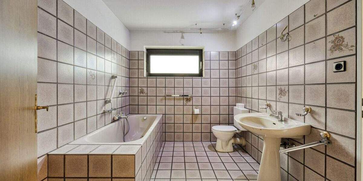 Einfamilienhaus Düsseldorf Benrath - 6 Zimmer, 168 m&sup2;, 740.000&euro; | Angebot:25141432