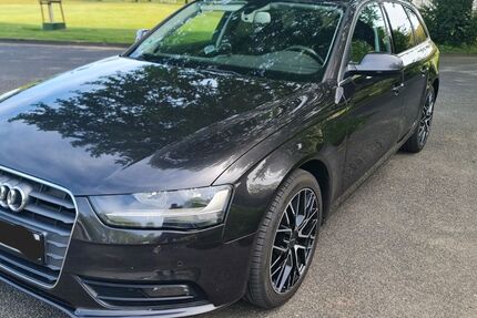 Audi A4 163.000 km 11.300 &euro; Remscheid 42897