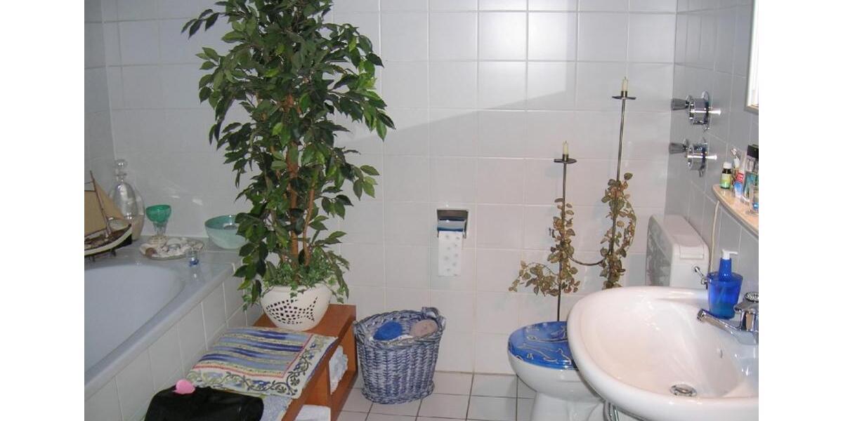 Mehr als nur vier Wände: Wohnen auf zwei Ebenen mit Terrasse und Garten! 3.5 zimmer