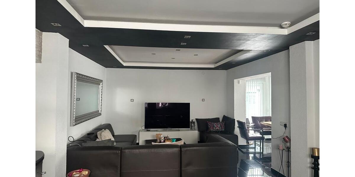 Bungalow Duisburg Hochheide - 3 Zimmer, 106 m&sup2;, 1.750&euro; | Angebot:25396682