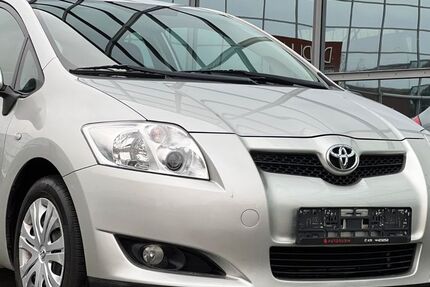 Toyota Auris 149.544 km 4.999 &euro; Mönchengladbach 41068