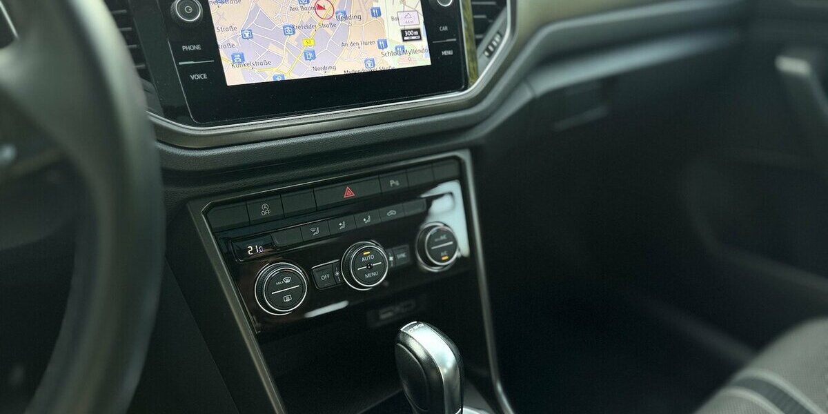 VW T-Roc R line / 4Motion / Keyless Go / PANO 53.000 km 24.590 &euro; Mönchengladbach 41066