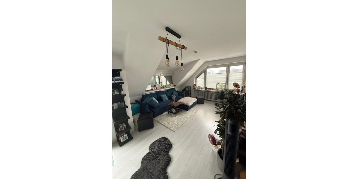 Dachgeschoßwohnung Neuss Augustinusviertel - 2.5 Zimmer, 65 m&sup2;, 850&euro; | Angebot:25635948