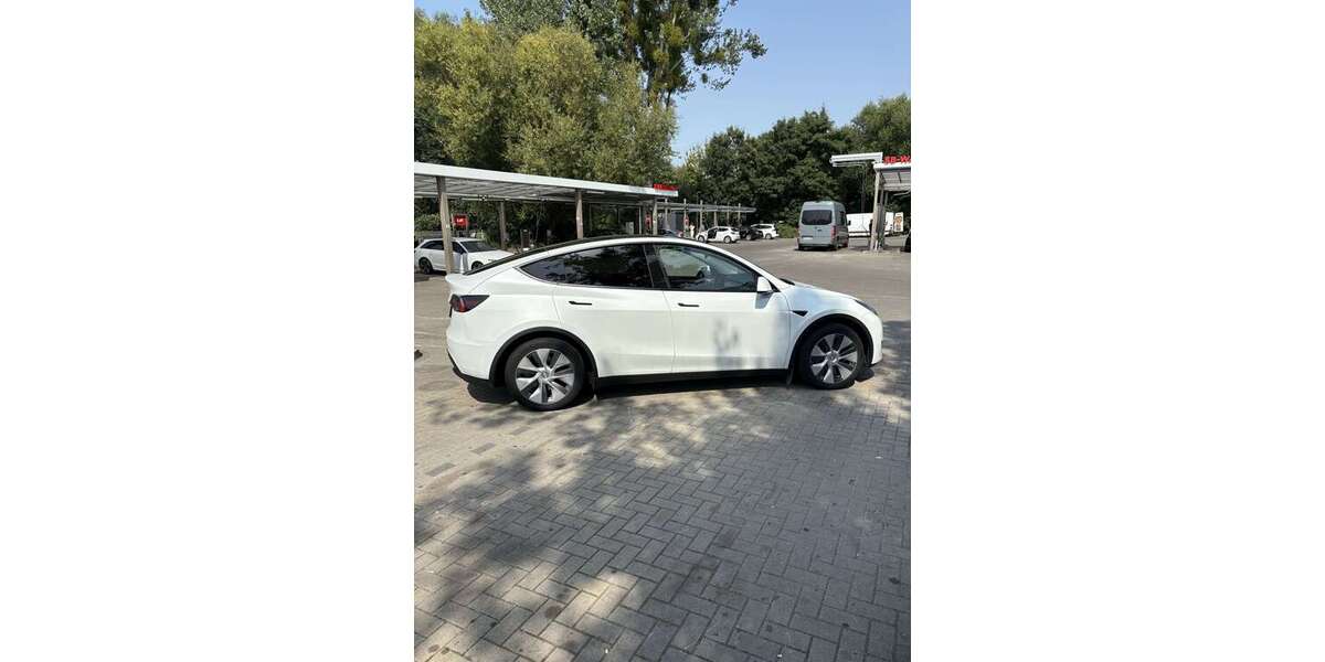 Tesla Model Y 42.000 km 35.900 &euro; Krefeld 47839