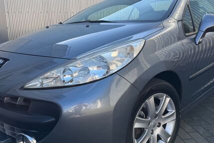 Peugeot 207 122.000 km 2.990 &euro; Viersen 41748